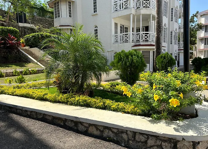 Apartment Falcon Islandview - Airport Pickup Available - 24security