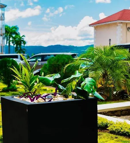 Falcon Islandview - Airport Pickup Available - 24security